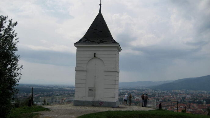 IMG 4341 maribor piramida vrh kapela sv marije big
