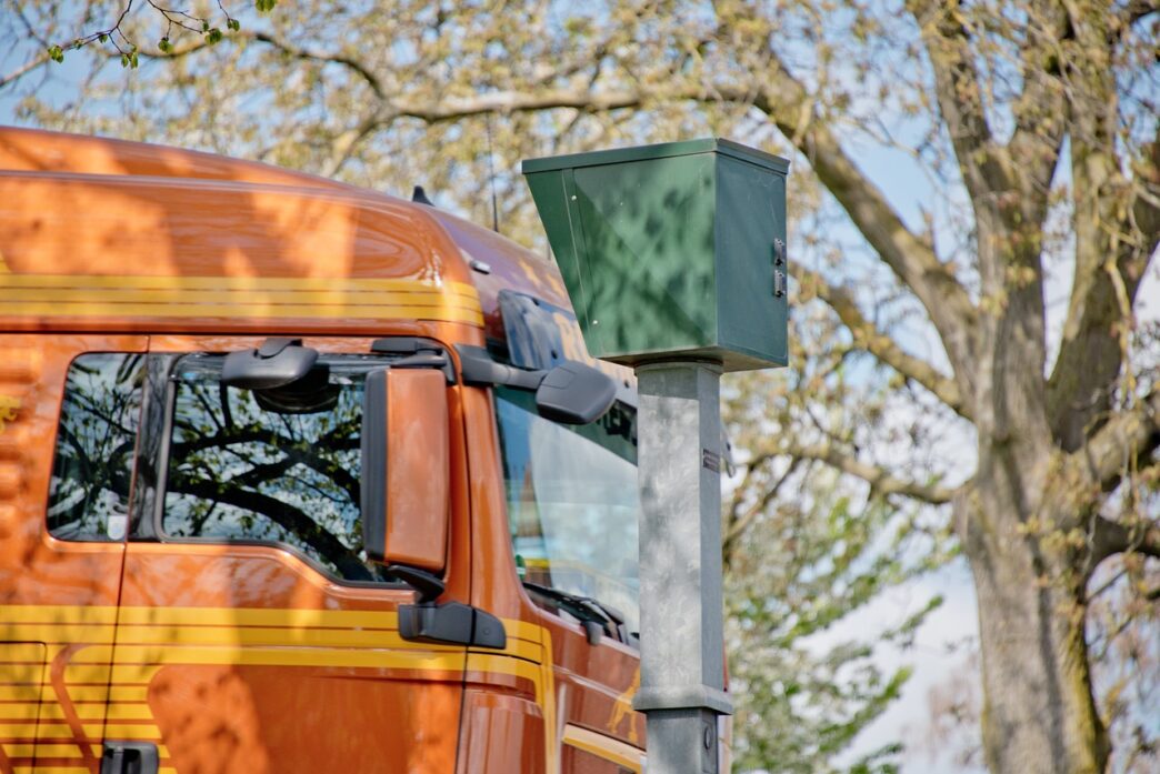 radar control road