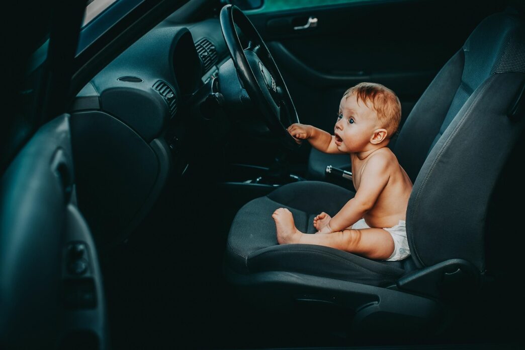 baby in car