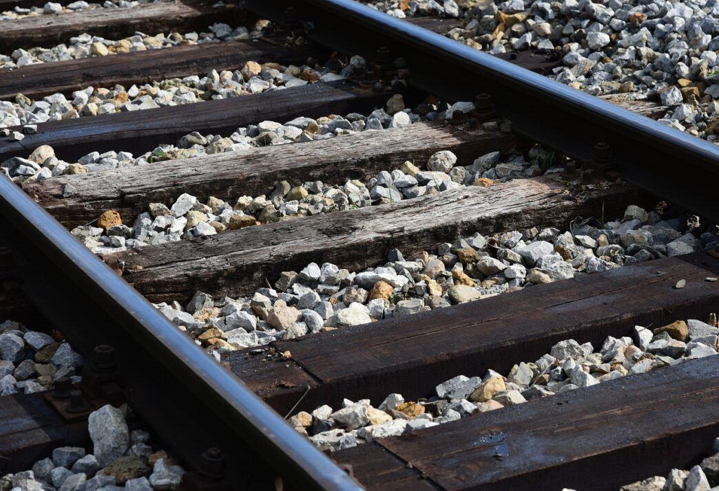 train rails