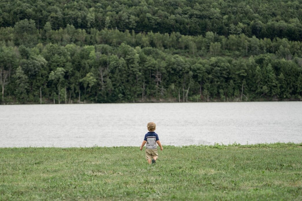 kid fall in river